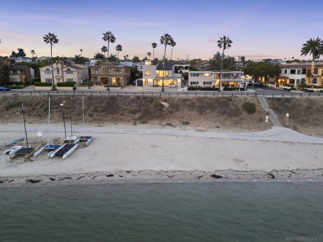 3611 Riviera, San Diego, CA 92109