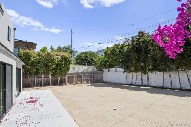 3611 Riviera, San Diego, CA 92109
