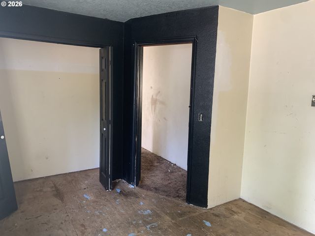 9241 Ne SCHUYLER St, Portland, OR 97220
