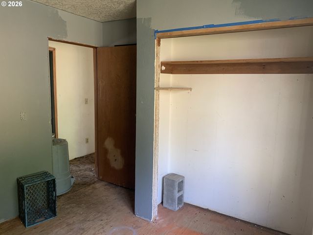 9241 Ne SCHUYLER St, Portland, OR 97220