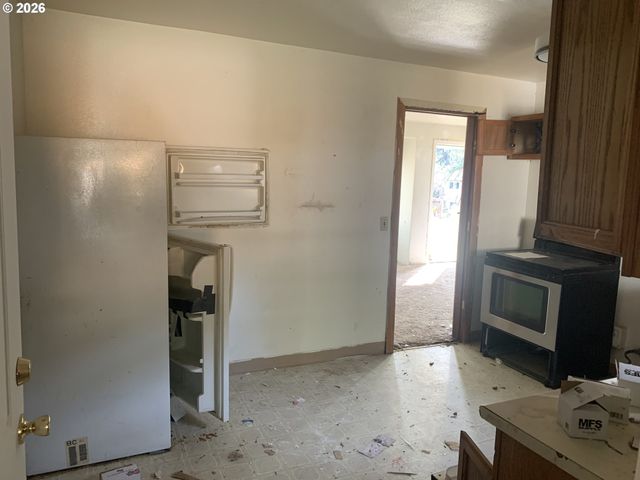 9241 Ne SCHUYLER St, Portland, OR 97220