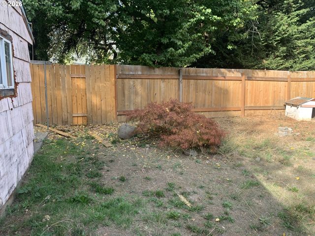 9241 Ne SCHUYLER St, Portland, OR 97220