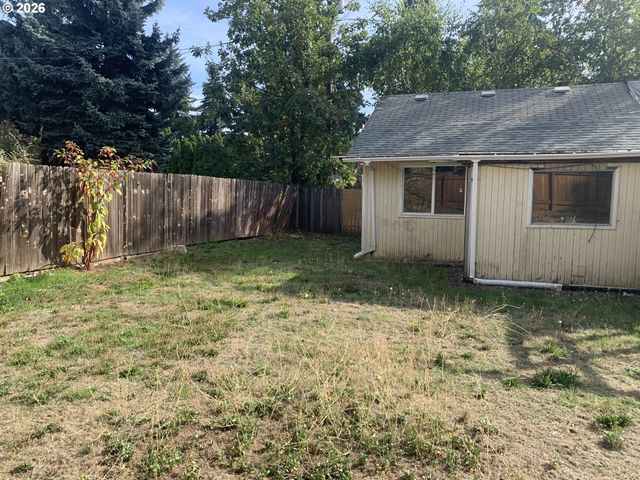 9241 Ne SCHUYLER St, Portland, OR 97220