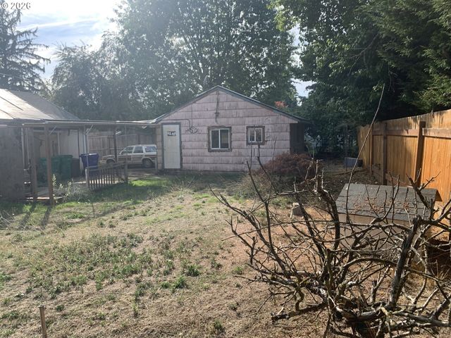9241 Ne SCHUYLER St, Portland, OR 97220