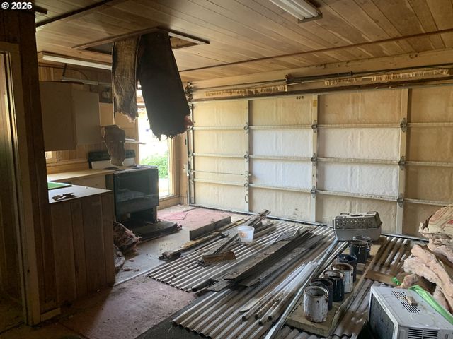 9241 Ne SCHUYLER St, Portland, OR 97220
