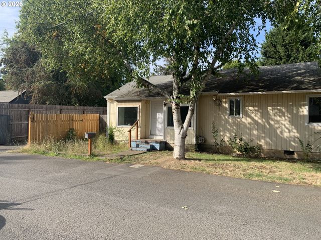 9241 Ne SCHUYLER St, Portland, OR 97220