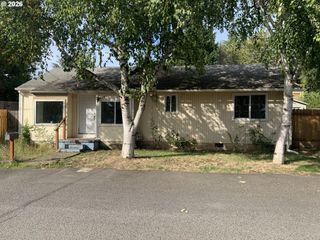 9241 Ne SCHUYLER St, Portland, OR 97220