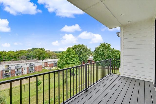 2718 Fleur Drive, Des Moines, IA 50321