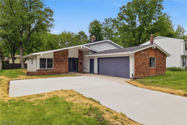 6195 Stafford Drive, North Olmsted, OH 44070