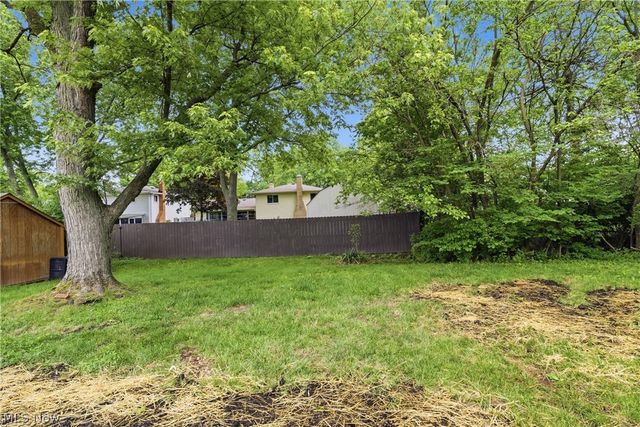 6195 Stafford Drive, North Olmsted, OH 44070