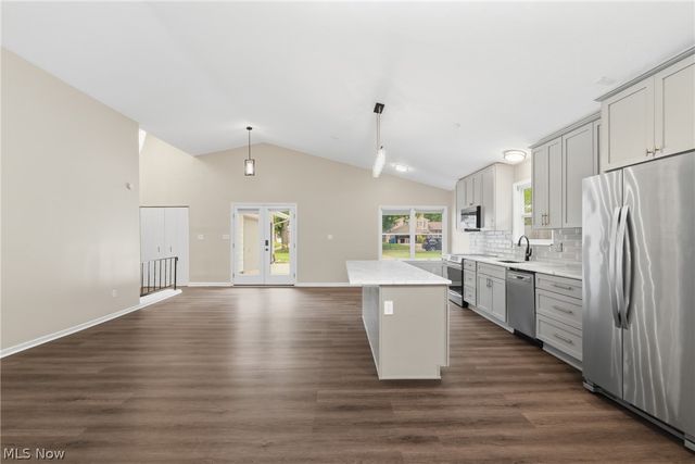6195 Stafford Drive, North Olmsted, OH 44070
