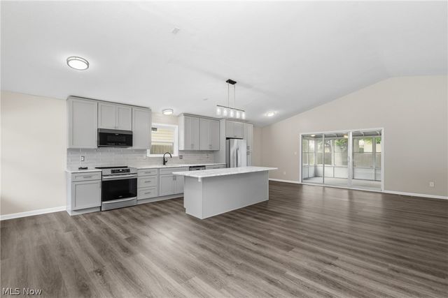 6195 Stafford Drive, North Olmsted, OH 44070