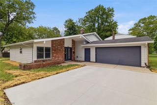 6195 Stafford Drive, North Olmsted, OH 44070