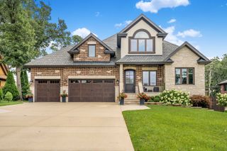 10047 S 86th Court, Palos Hills, IL 60465