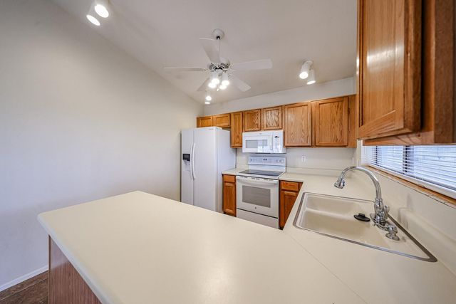 10935 W Ruth Avenue, Peoria, AZ 85345