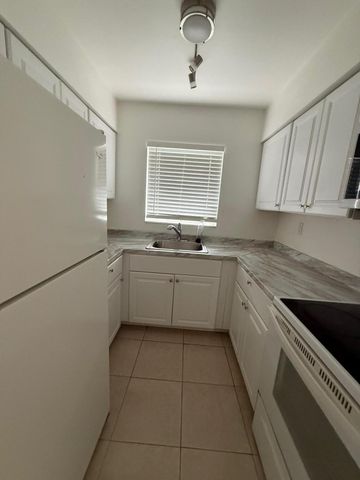 237 SE Park Street SE A, Dania Beach, FL 33004