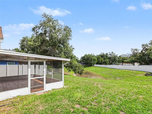 9823 MORRIS GLEN WAY, Tampa, FL 33637