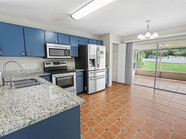 9823 MORRIS GLEN WAY, Tampa, FL 33637
