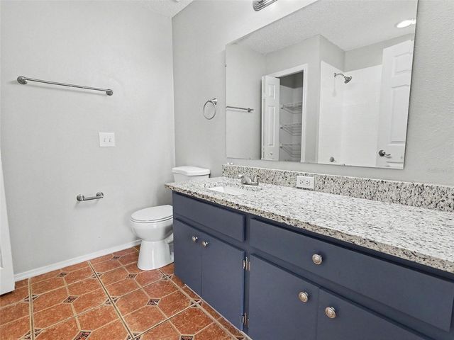 9823 MORRIS GLEN WAY, Tampa, FL 33637