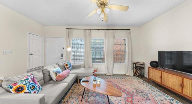 712 W 21st ST 203, Austin, TX 78705