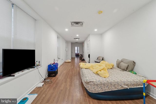 211 S 60TH ST, Philadelphia, PA 19139