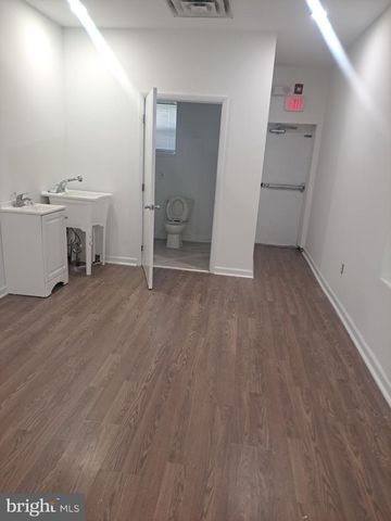 211 S 60TH ST, Philadelphia, PA 19139