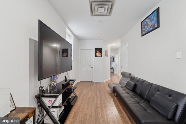 211 S 60TH ST, Philadelphia, PA 19139