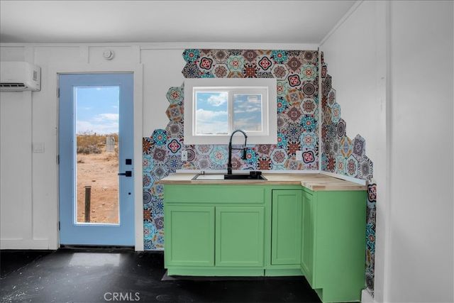 777 Quail Bush Road, Landers, CA 92285