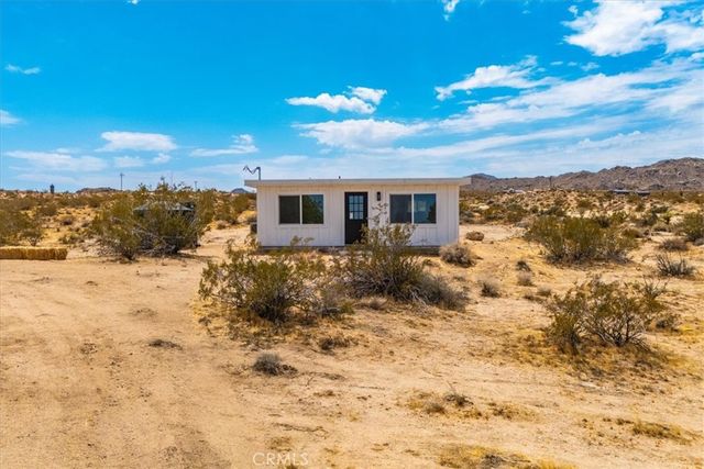 777 Quail Bush Road, Landers, CA 92285