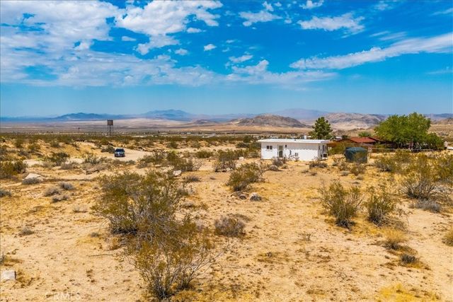 777 Quail Bush Road, Landers, CA 92285