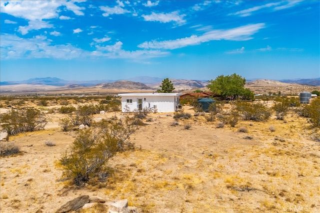 777 Quail Bush Road, Landers, CA 92285