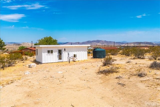 777 Quail Bush Road, Landers, CA 92285
