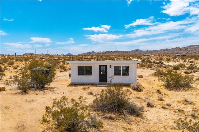 777 Quail Bush Road, Landers, CA 92285