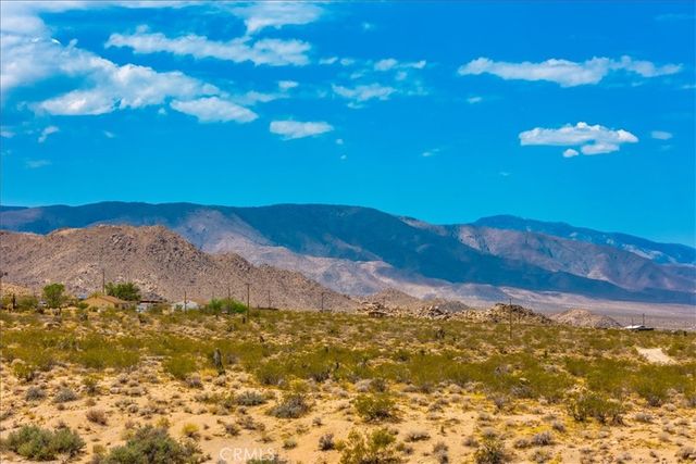 777 Quail Bush Road, Landers, CA 92285