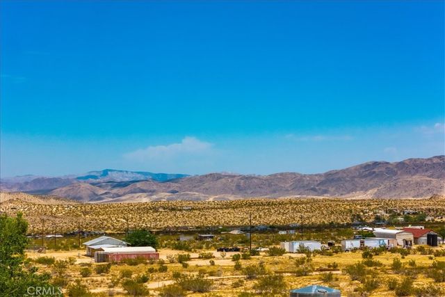 777 Quail Bush Road, Landers, CA 92285