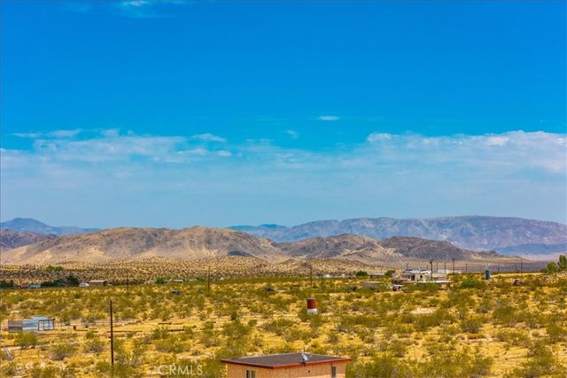 777 Quail Bush Road, Landers, CA 92285