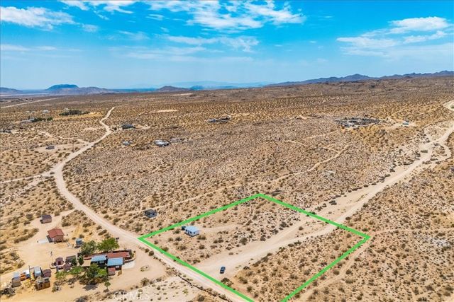 777 Quail Bush Road, Landers, CA 92285