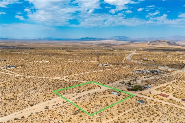 777 Quail Bush Road, Landers, CA 92285