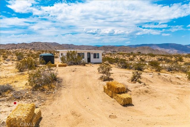 777 Quail Bush Road, Landers, CA 92285