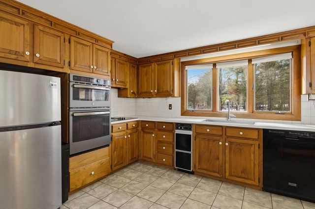 126 Wednesday Hill Road, Lee, NH 03861