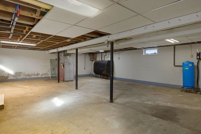 126 Wednesday Hill Road, Lee, NH 03861