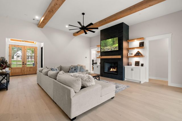 14741 Edwards Road, Montgomery, TX 77316