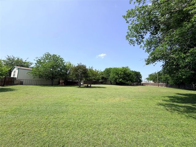 4113 Goliad Drive, Granbury, TX 76048