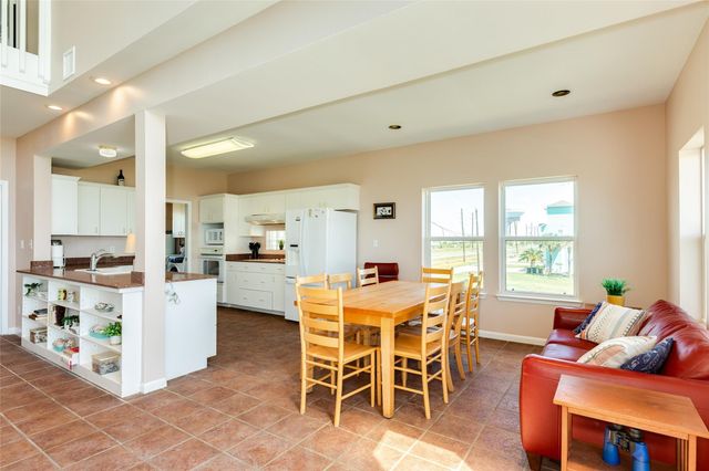 22915 Gulf Drive, Galveston, TX 77554