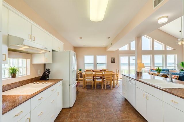 22915 Gulf Drive, Galveston, TX 77554