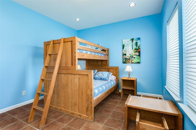 22915 Gulf Drive, Galveston, TX 77554