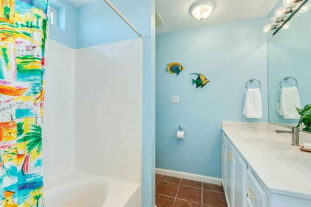 22915 Gulf Drive, Galveston, TX 77554