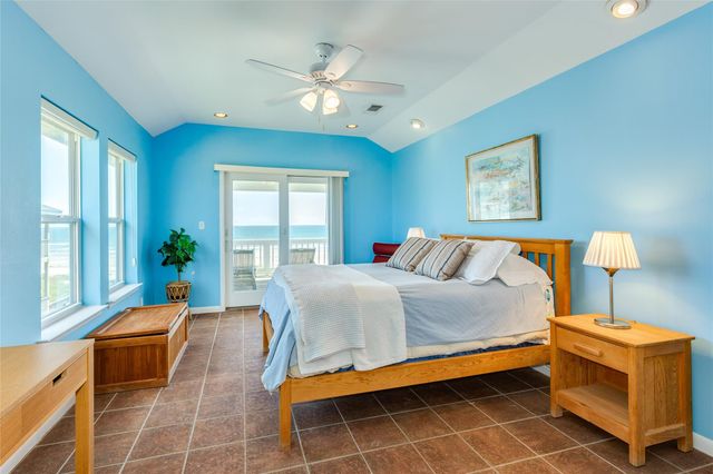 22915 Gulf Drive, Galveston, TX 77554
