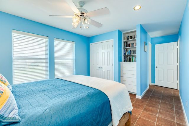 22915 Gulf Drive, Galveston, TX 77554