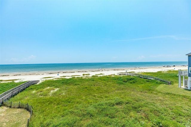 22915 Gulf Drive, Galveston, TX 77554